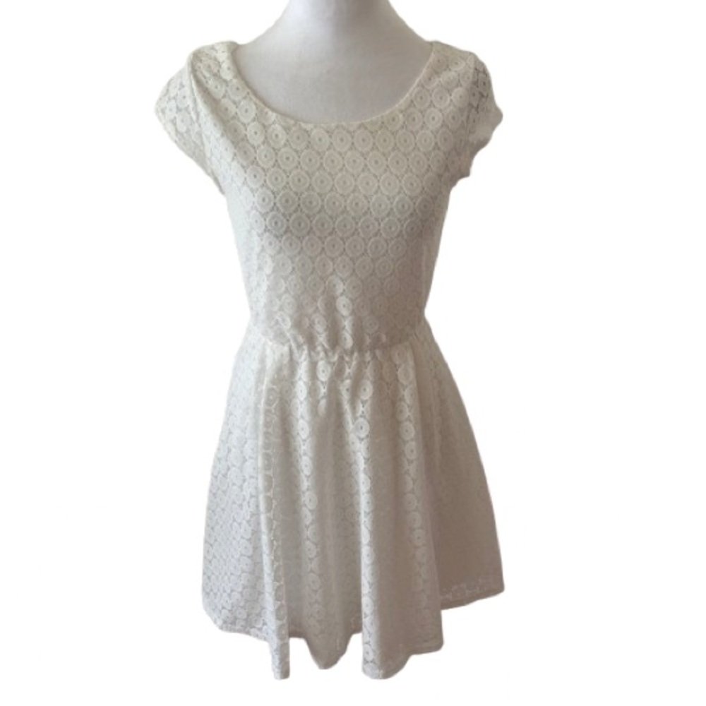 Iz Byer White Cap Sleeve Sundress with Peter Pan Collar